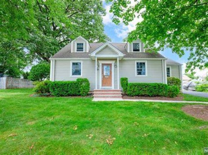 Bergenfield NJ Homes & Real Estate