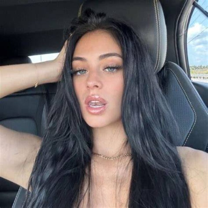 Camilla Araujo Fans S: An In-Depth Look at the Rising Star and Her Admirers