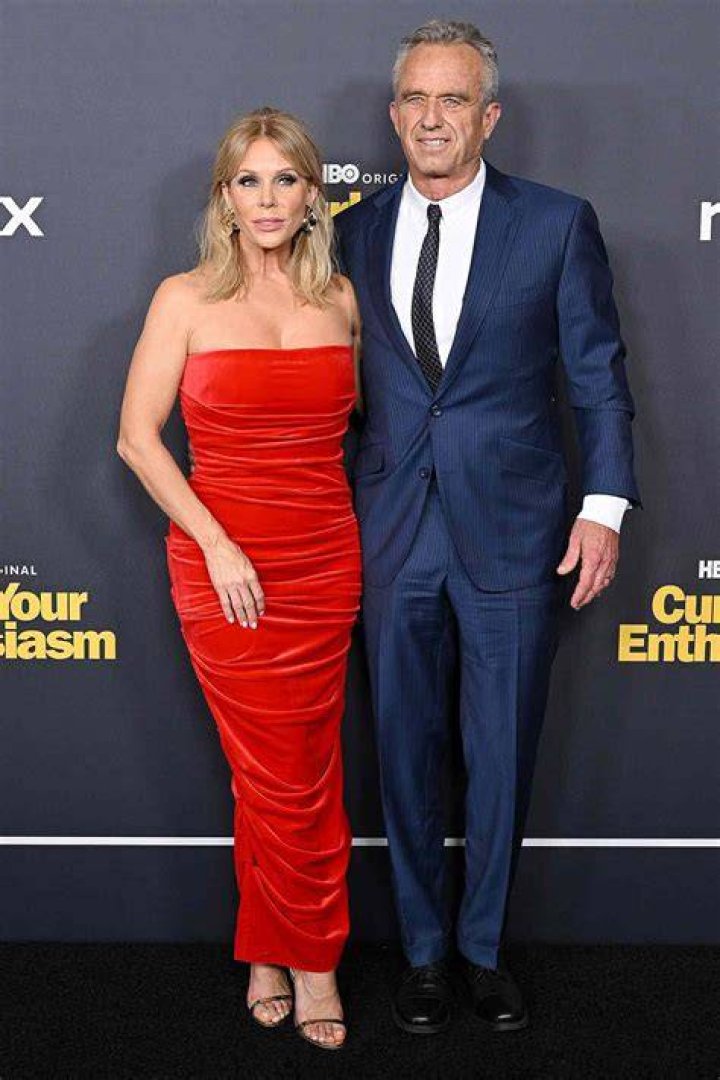 Cheryl Hines: A Comprehensive Look at the Life and Career of the Acclaimed Actress