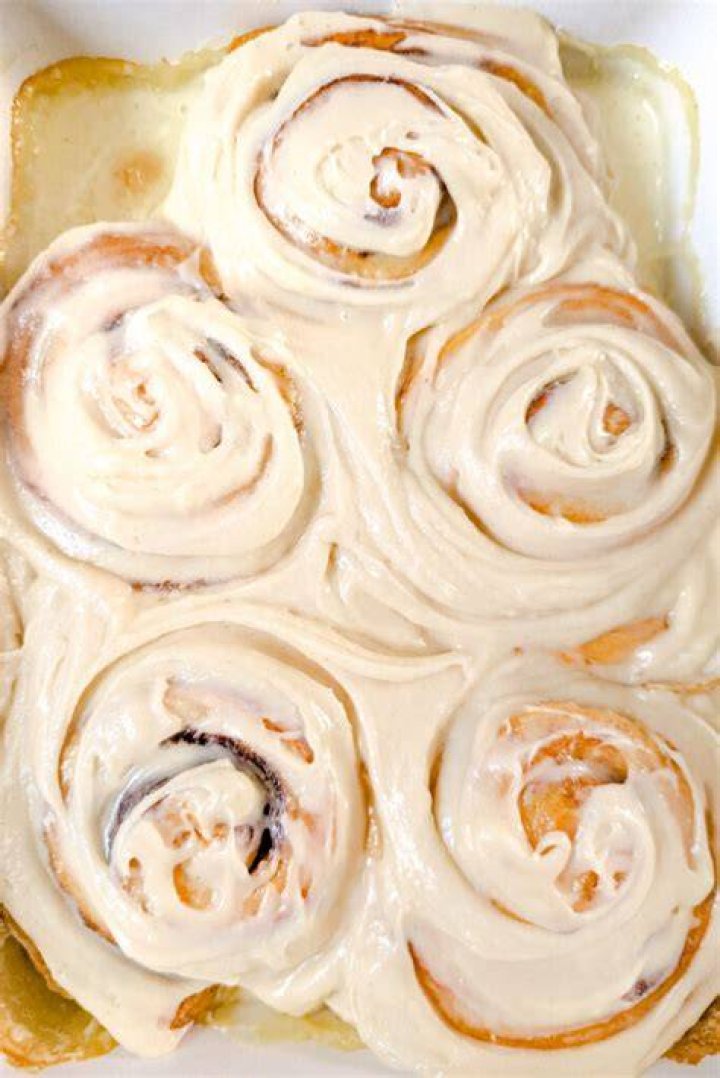 Cinnamon Rolls with Heavy Cream: A Decadent Delight