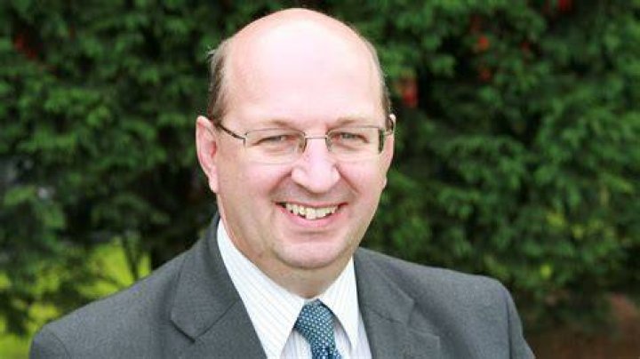 Dennis Mandley in York: An Expert Guide to His Work and Legacy