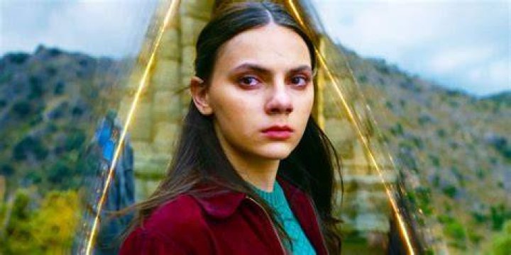 Discovering the Enigmatic Lyra Crow: A Journey into Her World