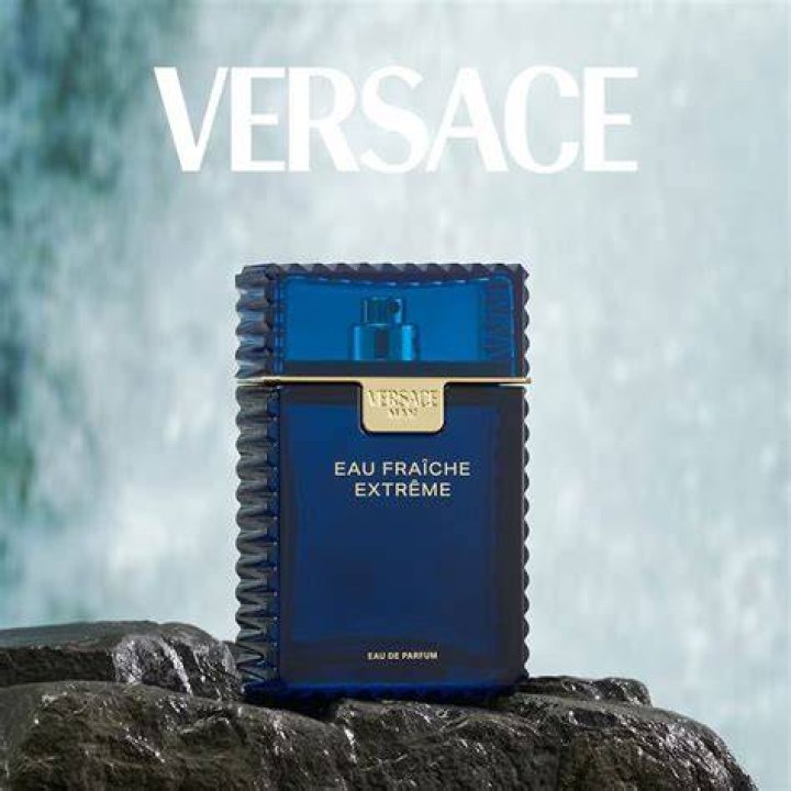 Discovering Versace Pour Homme: A Timeless Fragrance for the Modern Man