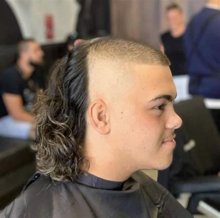 Embracing the Skullet Haircut: A Bold Statement of Individuality