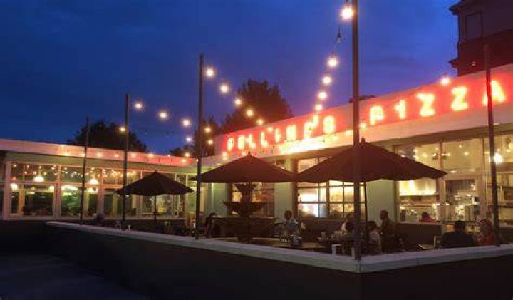 Experience the Flavorful Journey of Fellini's Pizza