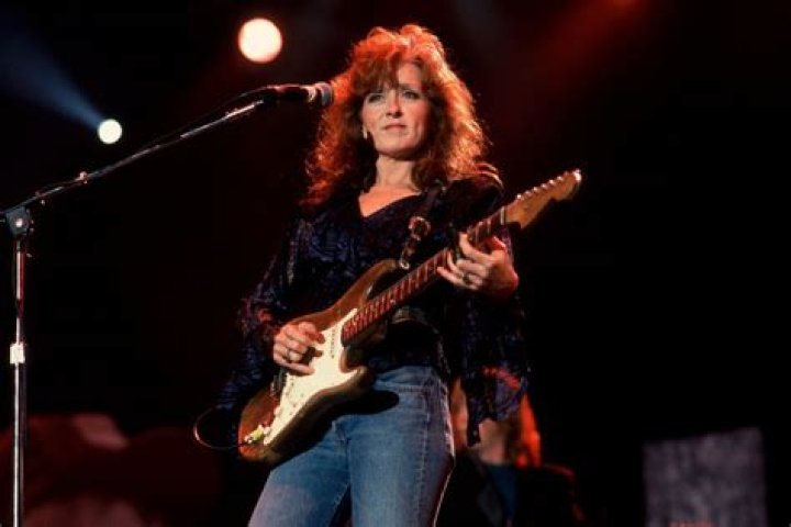 Exploring Bonnie Raitt's Partners: Love and Music