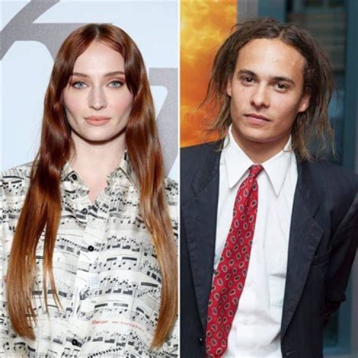 Exploring Frank Dillane's Relationship Status: Who is His Girlfriend Now?