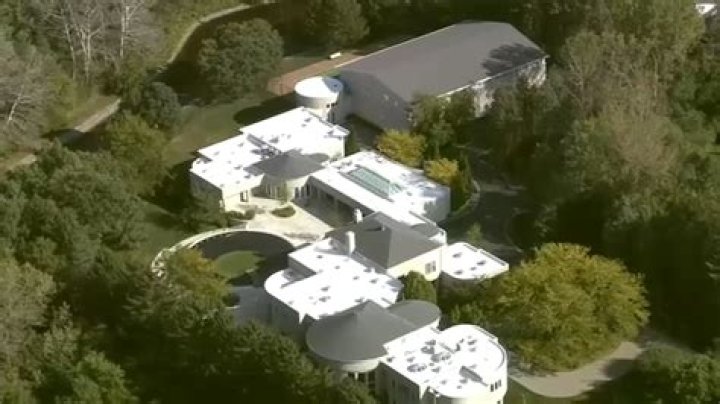 Exploring Michael Jordan's Luxurious Mansion in Highland Park