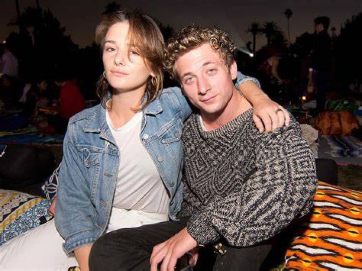 Exploring the Life and Relationship of Jeremy Allen White and His Sister
