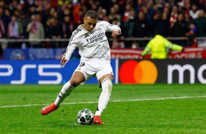 Exploring the Relationship of Kylian Mbappé: Who is His Girlfriend?