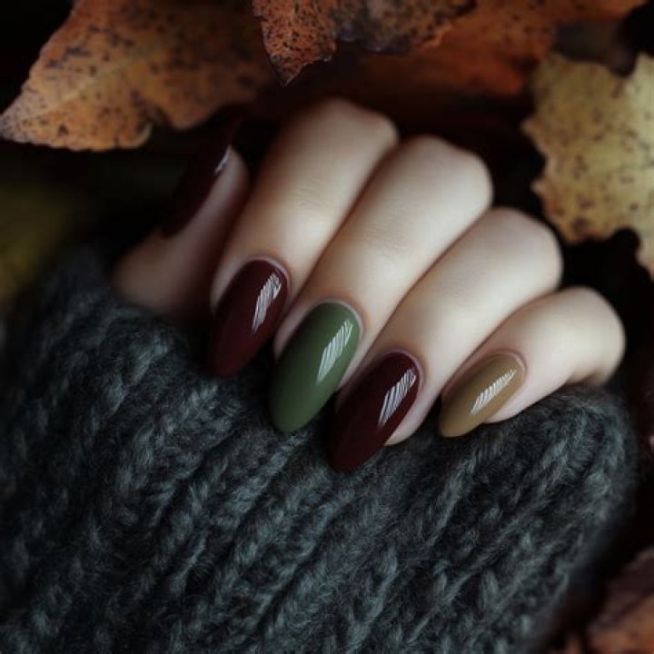 Fall Colors Nail Colors: Embrace the Autumn Aesthetic