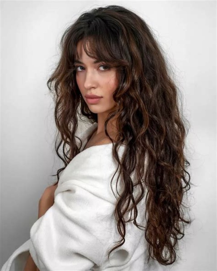 Fluffy Hairstyles: Embrace the Volume and Texture