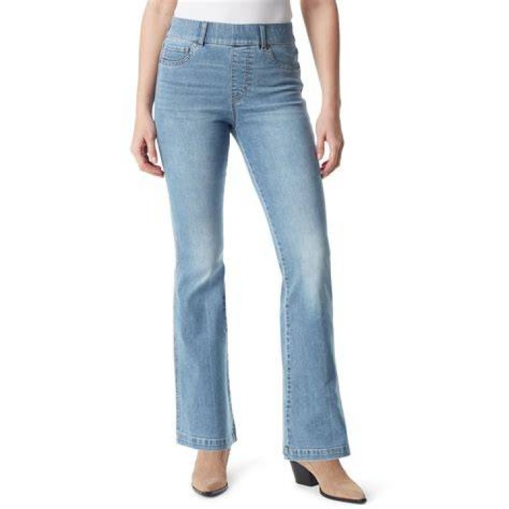 Gloria Vanderbilt Jeans: A Timeless Fashion Legacy