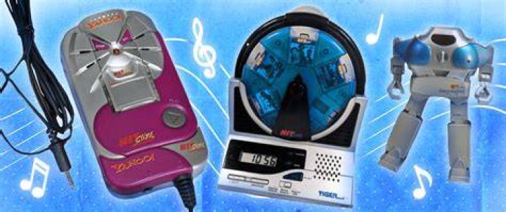 Hit Clips of the 90s: A Nostalgic Journey Through Mini Music Players