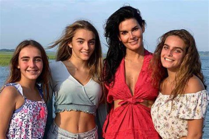 How Much Is Angie Harmon Worth? Exploring the Net Worth of the Beloved Actress