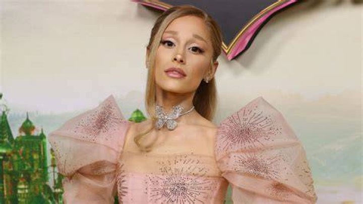 How Tall is Ariana Grande? Discovering the Height of the Pop Icon
