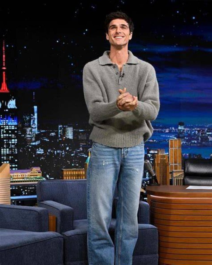 How Tall is Jacob Elordi? Unveiling the Height of the Rising Star