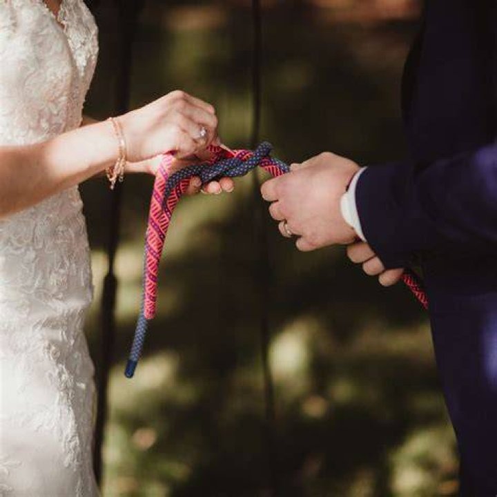 Ileo Roselliott Finally Ties the Knot!