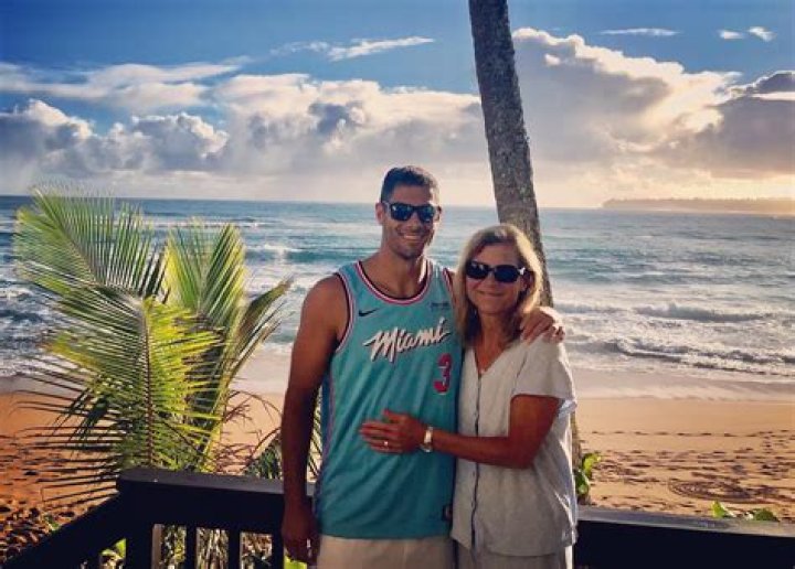 Jimmy Garoppolo's Wife: A Journey From High School Sweethearts to NFL Stardom