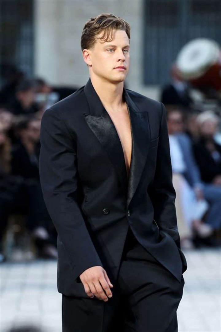 Joe Burrow Fashion Week: A Deep Dive into the Style Icon's Impact on Modern Fashion