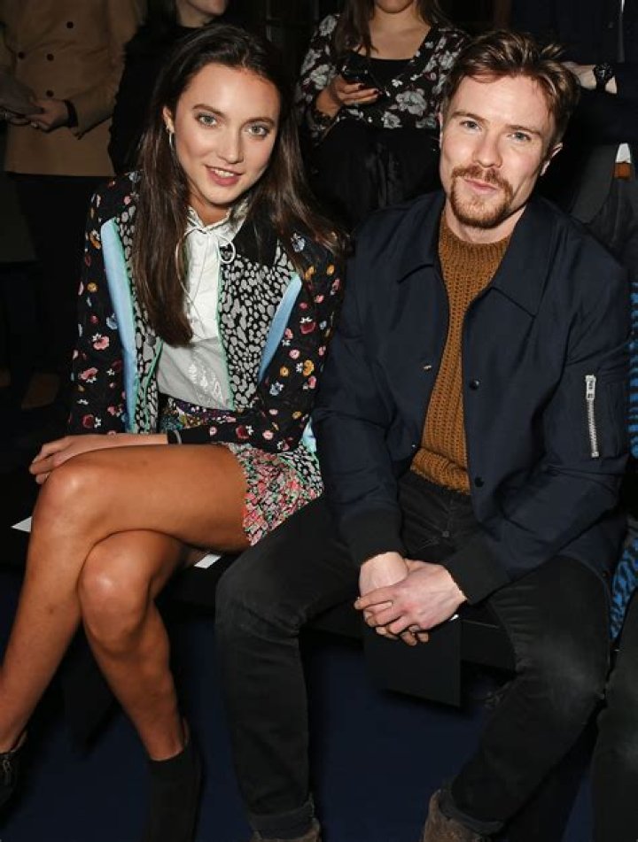 Joe Dempsie Girlfriend: Unveiling the Love Life of the Game of Thrones Star
