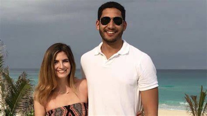 Kaitlan Collins’ Beach Pictures: A Glimpse into Her Sun-Kissed Adventures