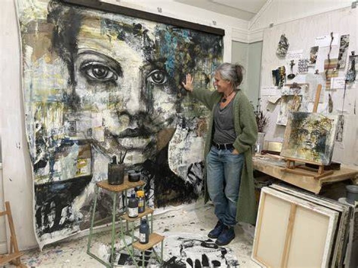 Liza Todd: The Creative Force Behind the Canvas