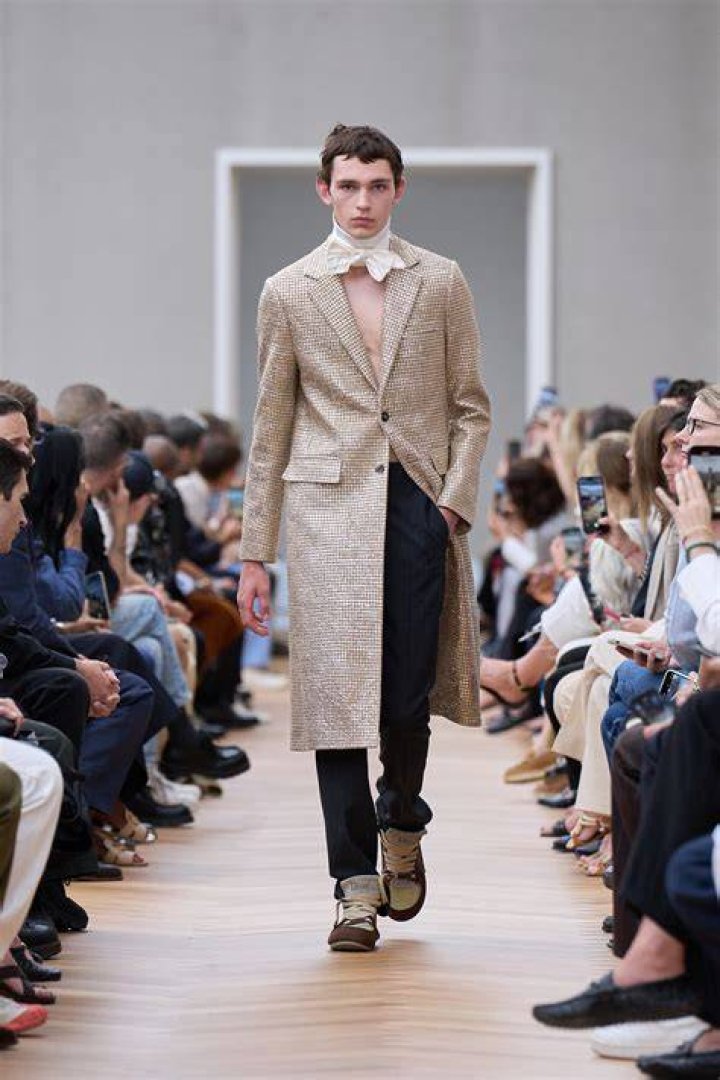 Masculine Dresses: A New Era of Fashion for Men