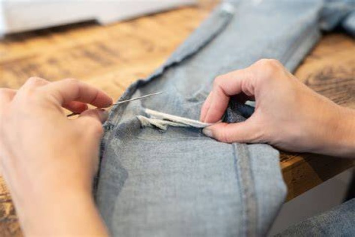 Mastering the Art of Repairing Your Jeans Zip: A Comprehensive Guide