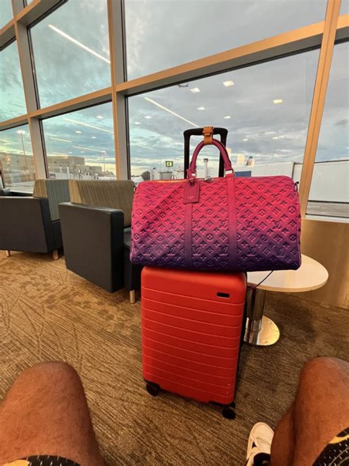 Moving Bag: Your Ultimate Guide to Choosing the Perfect Travel Companion