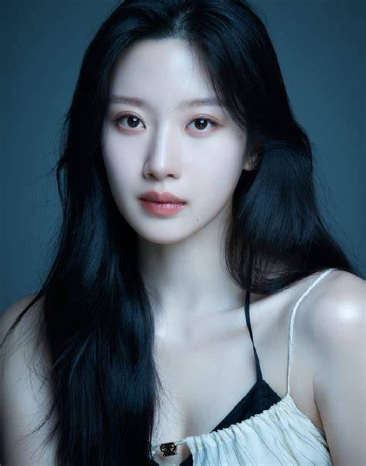 Mun Ka Young: The Rising Star of Korean Entertainment