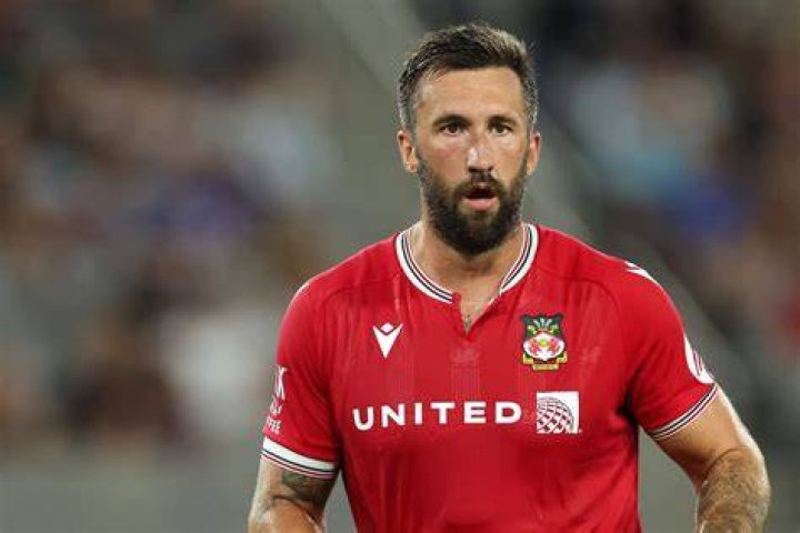 Phil Parkinson's Daughter Makes Wrexham Debut