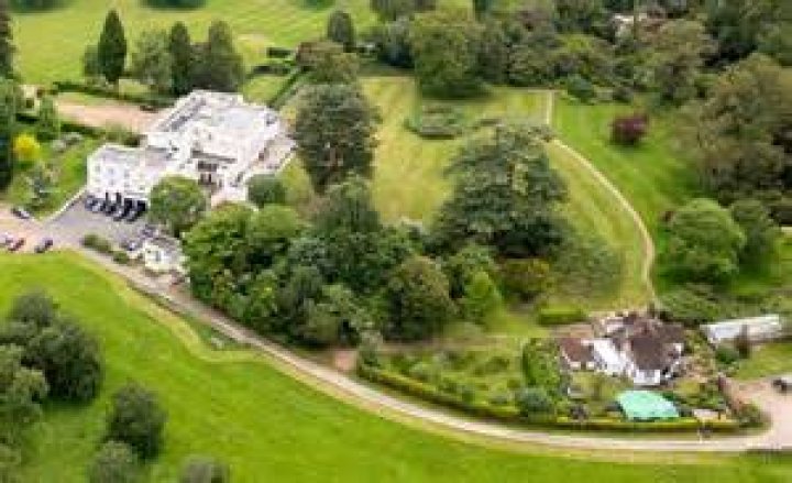 Prince Andrew's Royal Lodge Home: A Comprehensive Guide