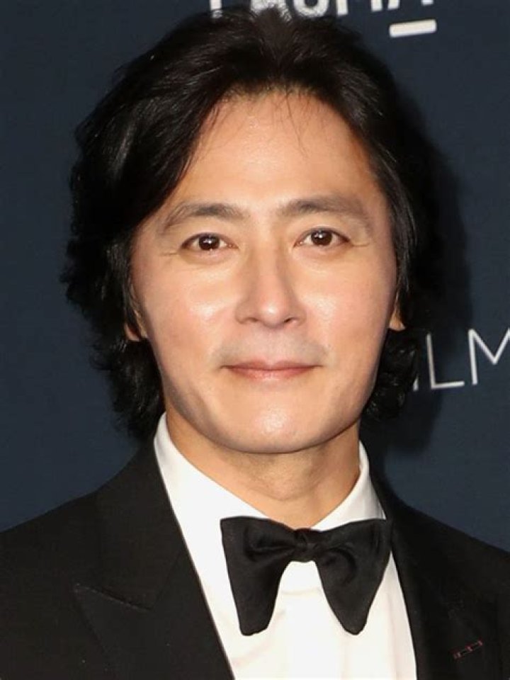 Prominent Actor Lee Dong-gun: Biography and Notable Works