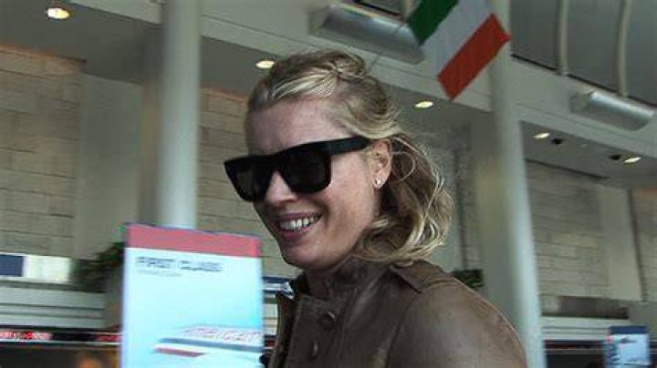Rebecca Romijn Smoking: Unveiling the Truth Behind the Headlines