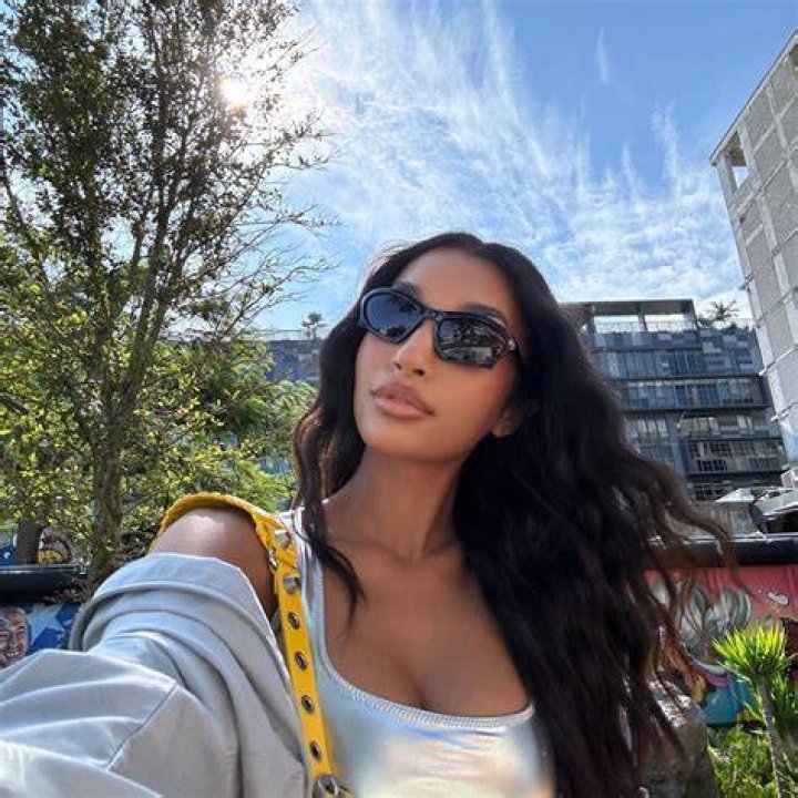 Saffie Khan: The Rising Star in Entertainment
