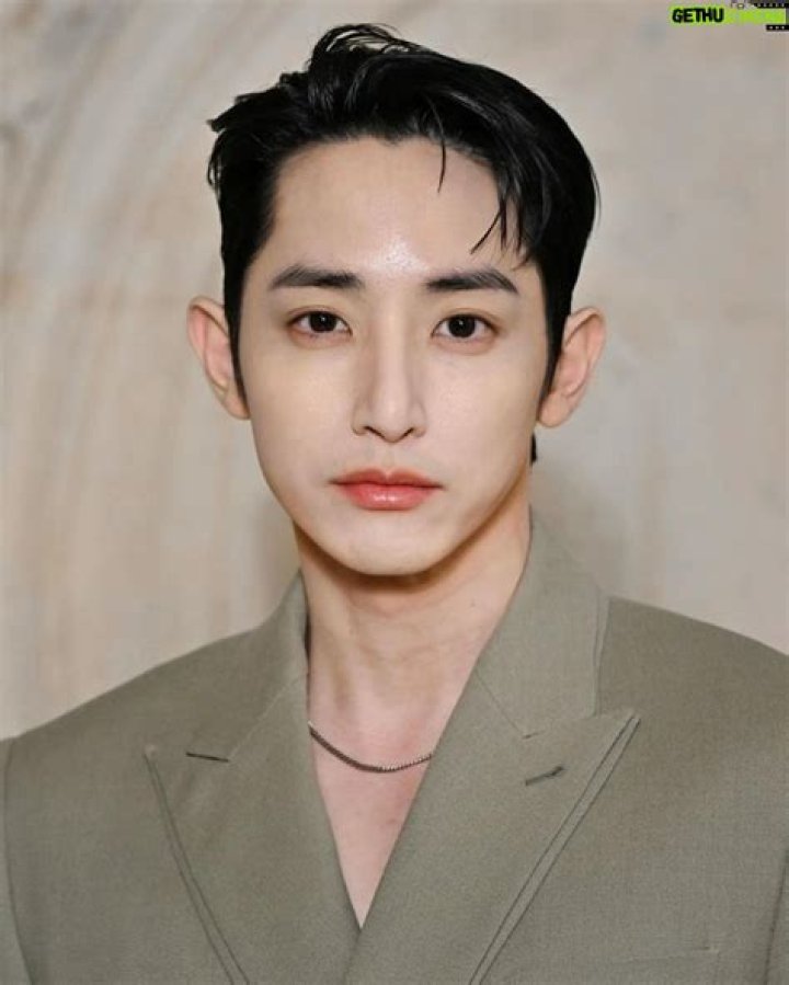 Soo-Hyuk: The Rising Star of South Korean Entertainment