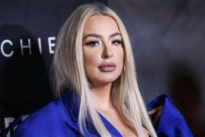 Tana Mongeau Age: Exploring the Life and Journey of a Social Media Sensation