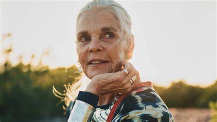 The Inspiring Life and Legacy of Ali MacGraw: A Journey Through Fame, Passion, and Impact