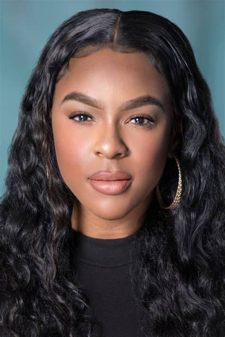 Unveiling the Allure of Mena Monroe: A Rising Star