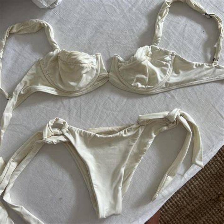 Unveiling the Allure of Monday Swimwear: A Dive into Style and Comfort
