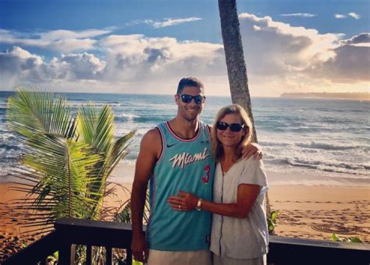 Unveiling the Life of Jimmy Garoppolo's Wife: A Deep Dive into Love, Life, and Legacy