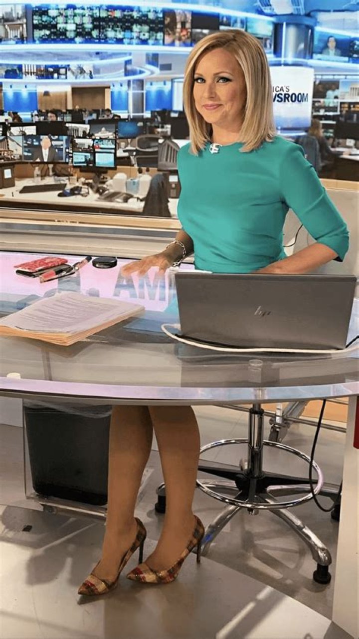Unveiling the Mystery: Does Sandra Smith Wear Contacts?
