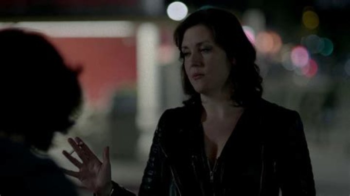 Unveiling the Truth About Melanie Lynskey Smoking