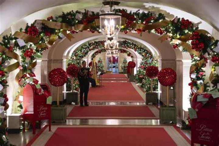White House Christmas Decorations: A Timeless Tradition